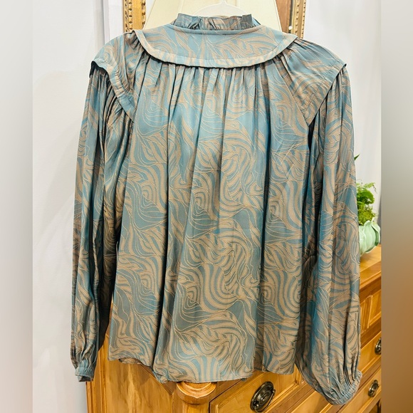 Current Air BlueGreen and Tan Swirl Blouse. Like NEW! Wear Year Round. - Picture 2 of 5
